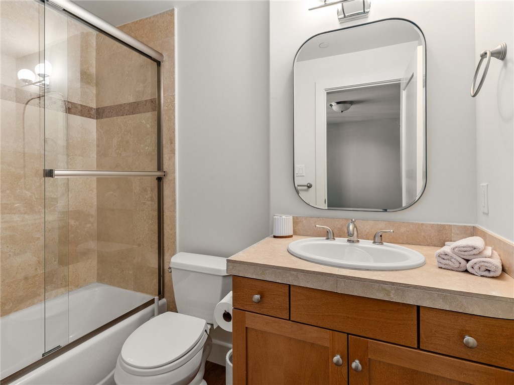 305 Kansas Street, Unit D El Segundo, CA 90245 - Photo 13 of 23