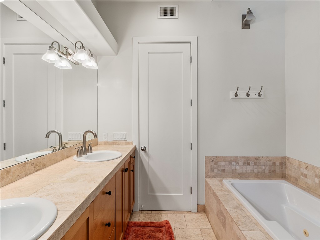 305 Kansas Street, Unit D El Segundo, CA 90245 - Photo 16 of 23