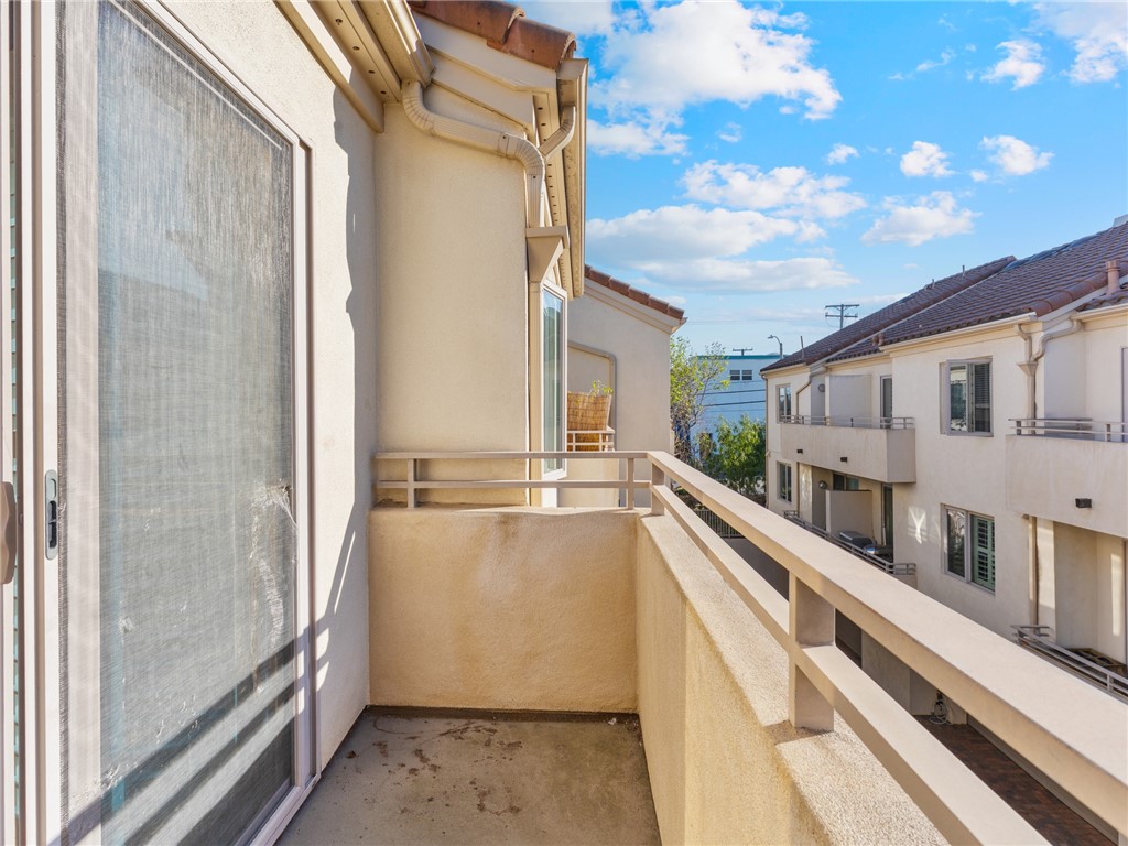 305 Kansas Street, Unit D El Segundo, CA 90245 - Photo 18 of 23