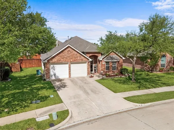 $425,000 | 6725 Woodcrest Lane, Sachse, TX 75048