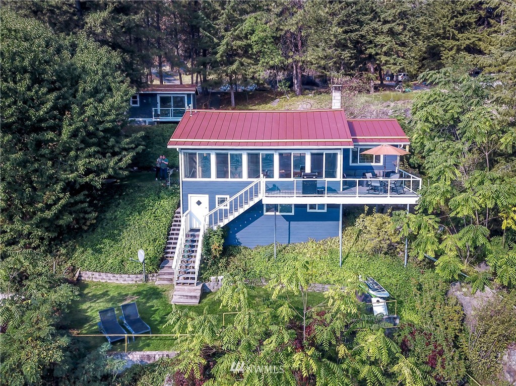 16578 South Lakeshore Road Chelan, WA 98816 - Photo 2 of 40 Gallery Image 2