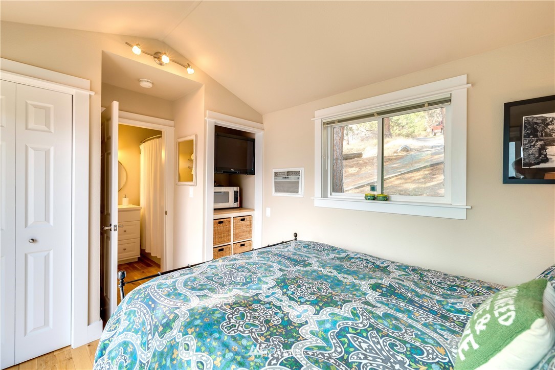 16578 South Lakeshore Road Chelan, WA 98816 - Photo 26 of 40 Gallery Image 26