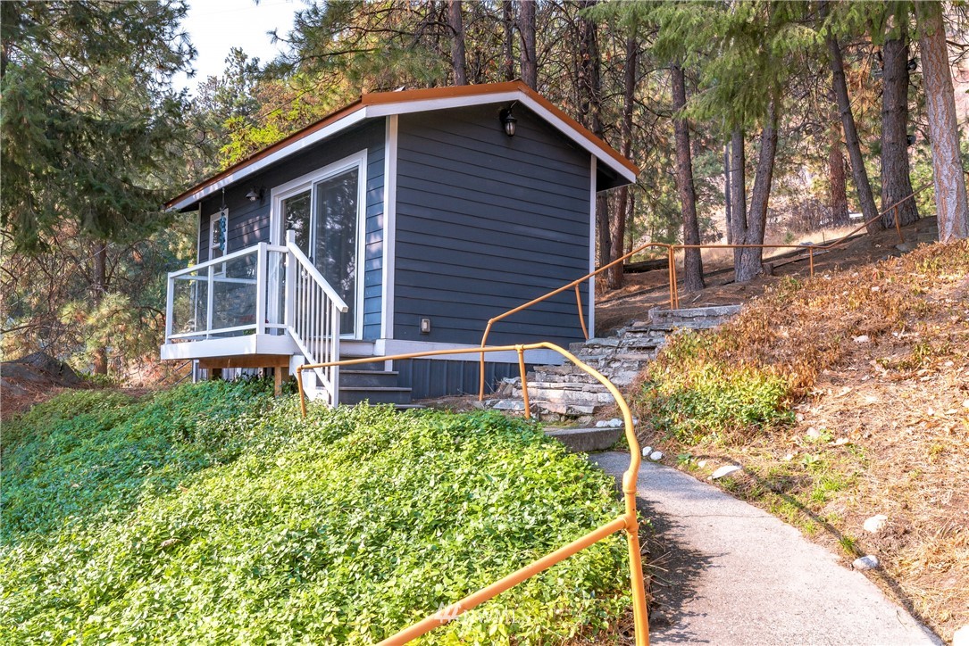 16578 South Lakeshore Road Chelan, WA 98816 - Photo 30 of 40 Gallery Image 30