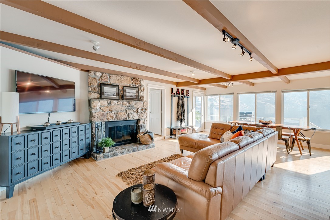 16578 South Lakeshore Road Chelan, WA 98816 - Photo 5 of 40 Gallery Image 5