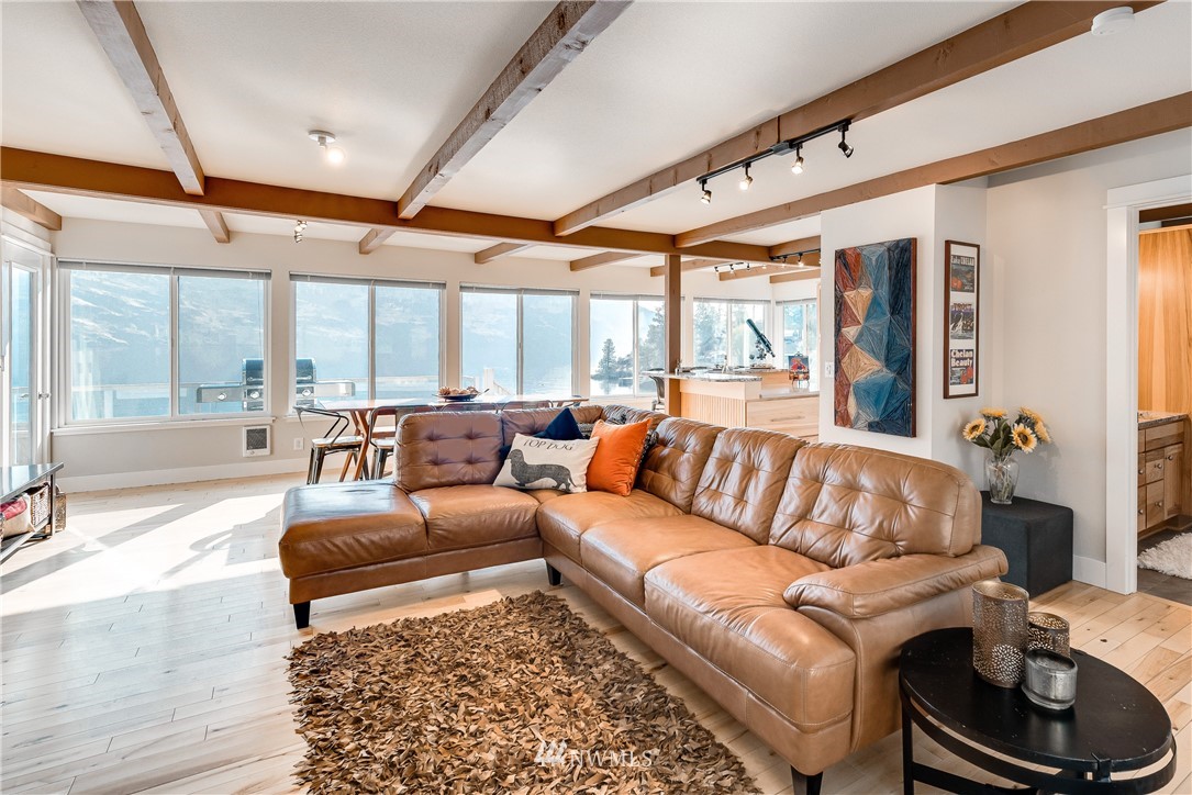 16578 South Lakeshore Road Chelan, WA 98816 - Photo 6 of 40 Gallery Image 6
