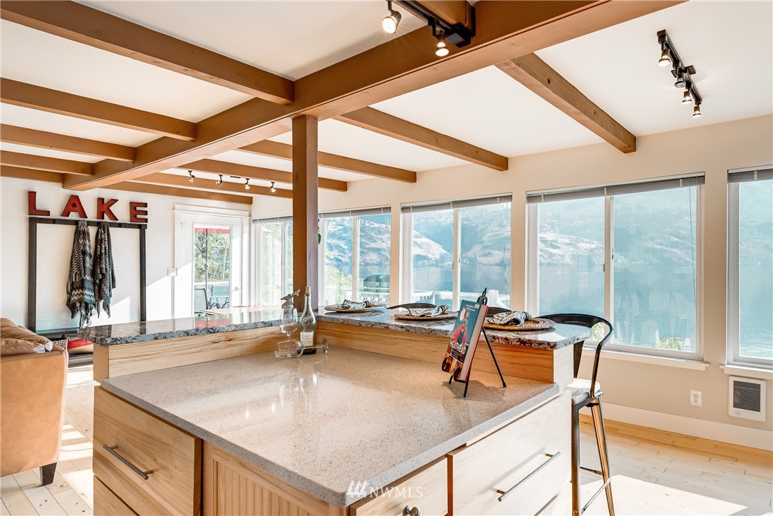 16578 South Lakeshore Road Chelan, WA 98816 - Photo 8 of 40 Gallery Image 8