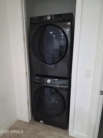 a close up view of washer and dryer