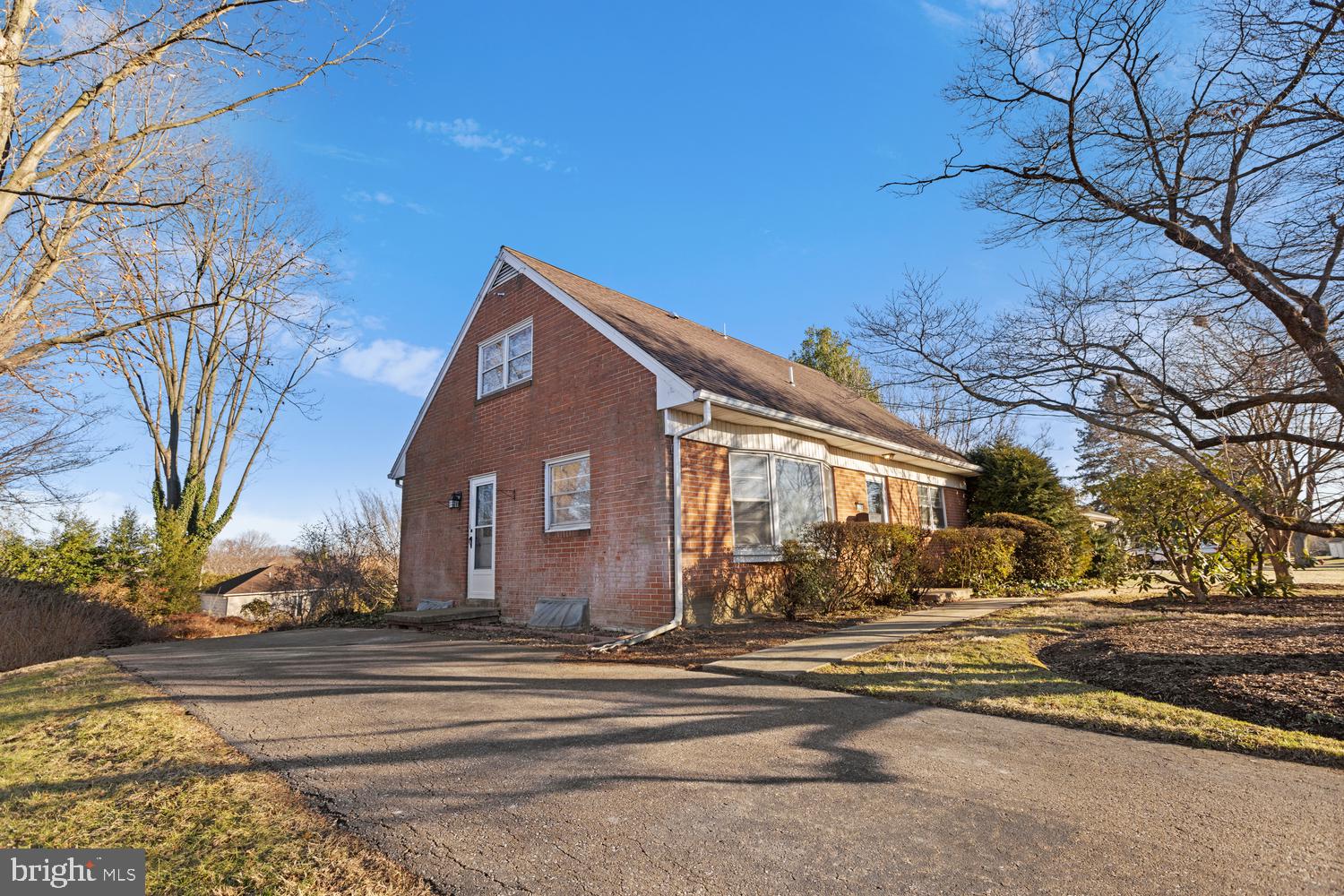 235 South Shenk Avenue Strasburg, PA 17579 - Photo 2 of 29 Gallery Image 2
