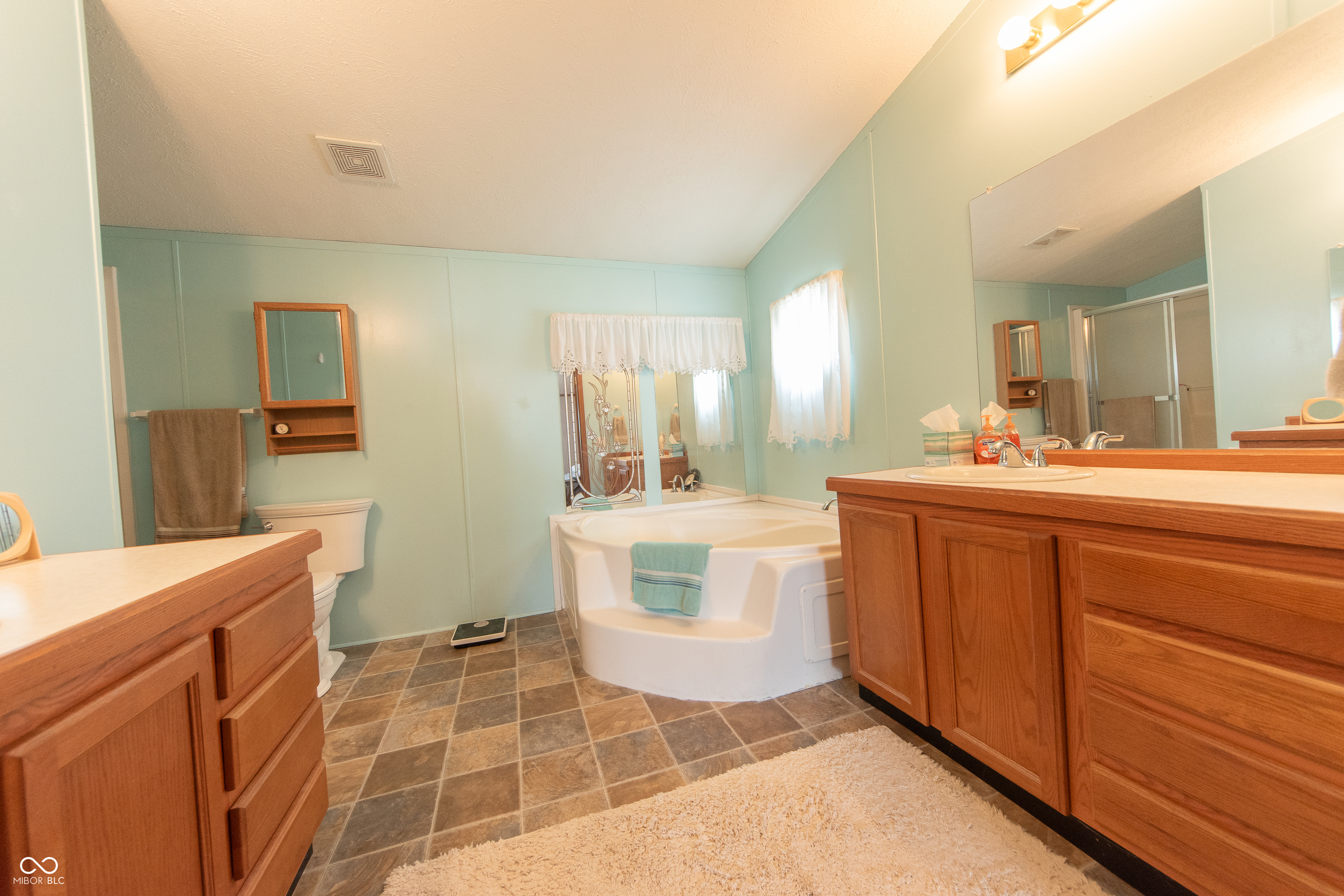 4641 Autumn Ridge Drive Columbus, IN 47203 - Photo 12 of 26 Gallery Image 12