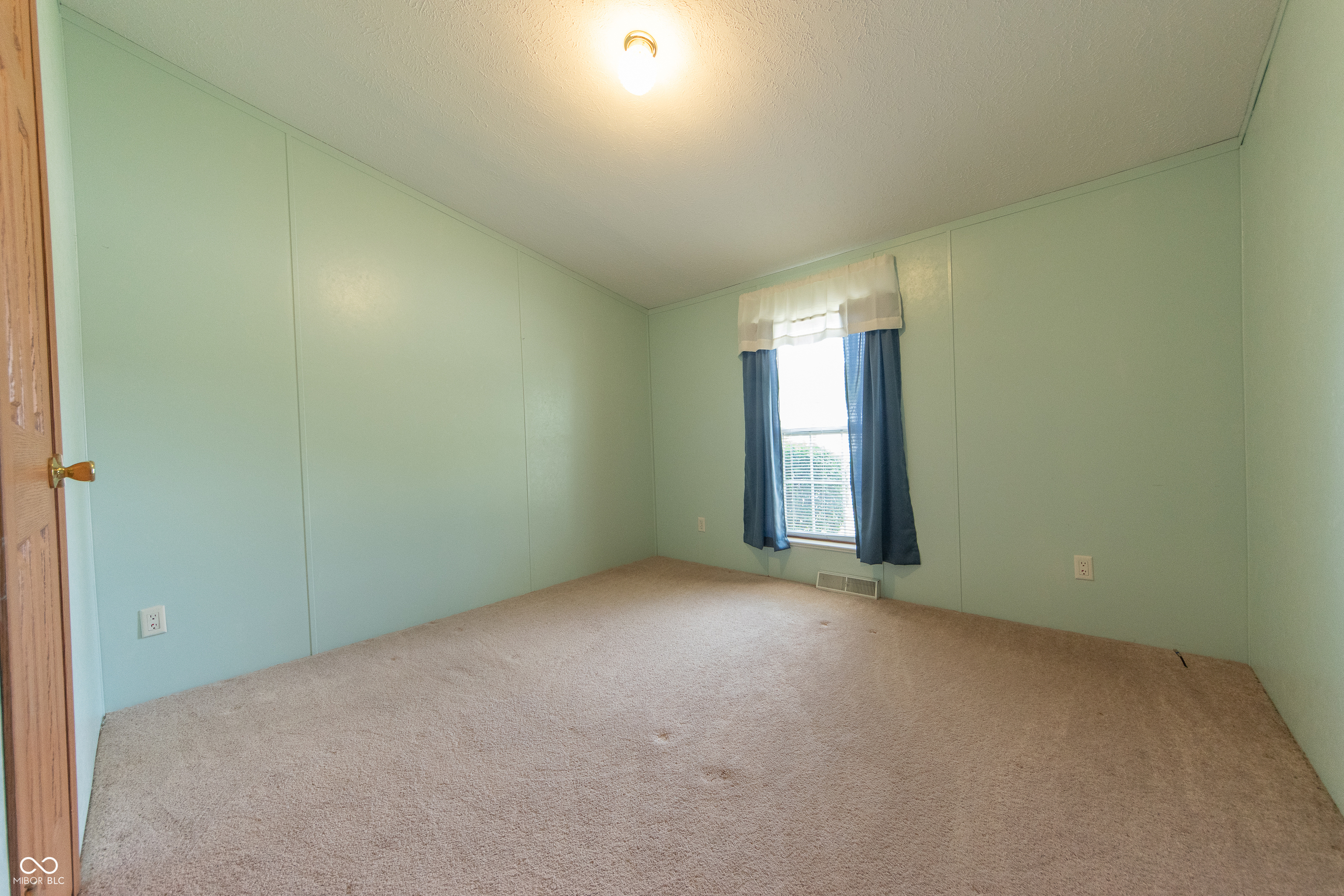 4641 Autumn Ridge Drive Columbus, IN 47203 - Photo 16 of 26 Gallery Image 16