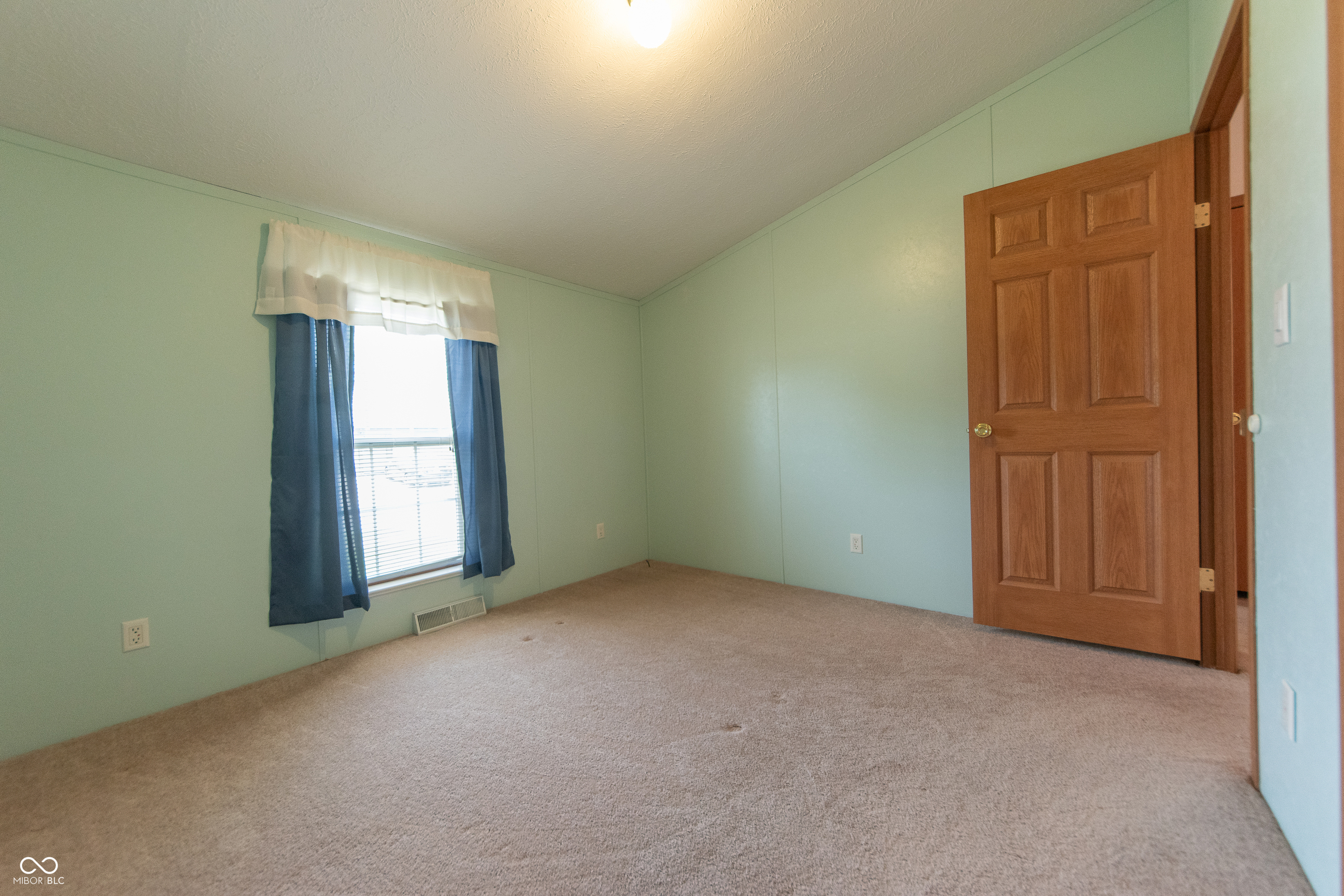 4641 Autumn Ridge Drive Columbus, IN 47203 - Photo 18 of 26 Gallery Image 18
