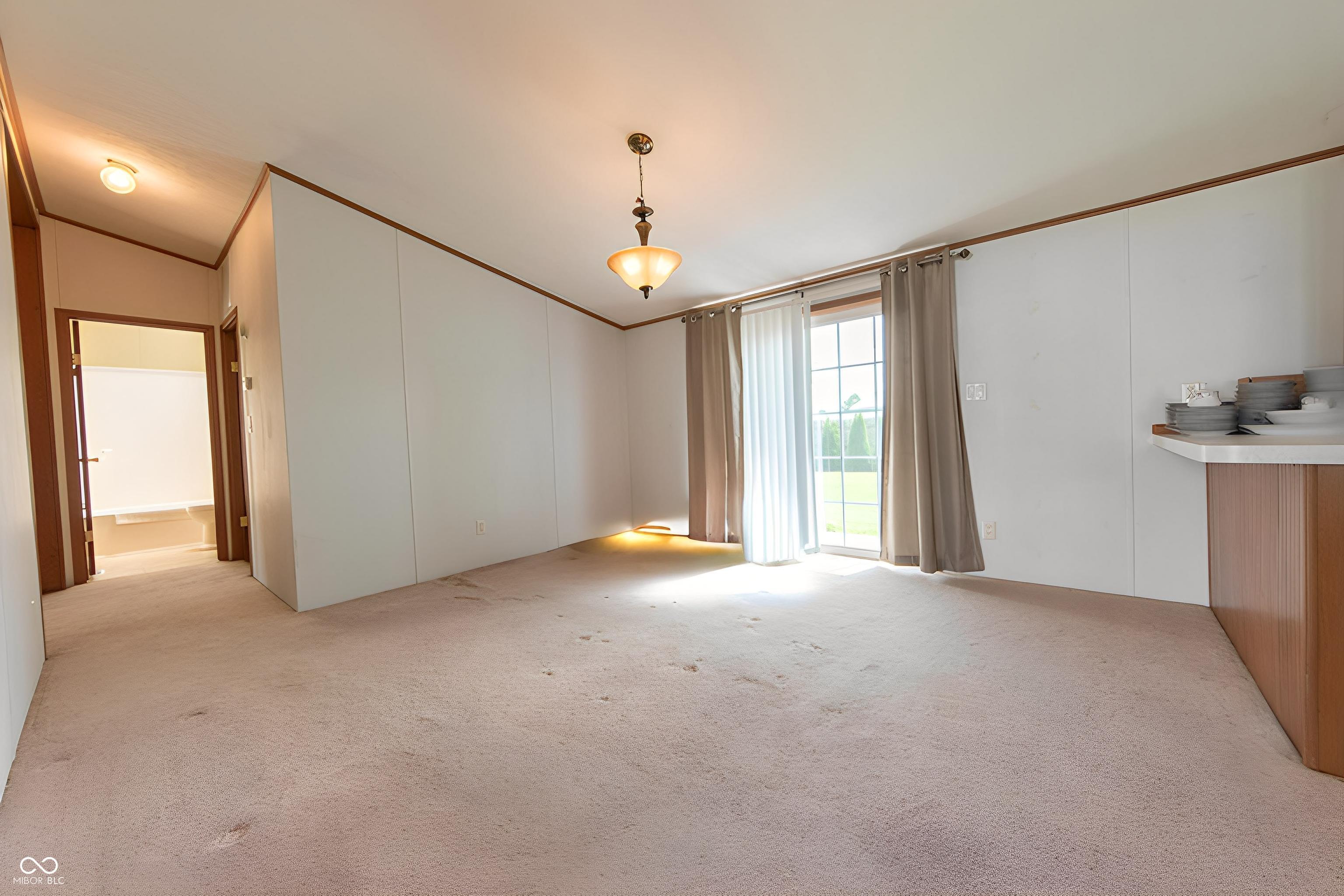 4641 Autumn Ridge Drive Columbus, IN 47203 - Photo 4 of 26 Gallery Image 4