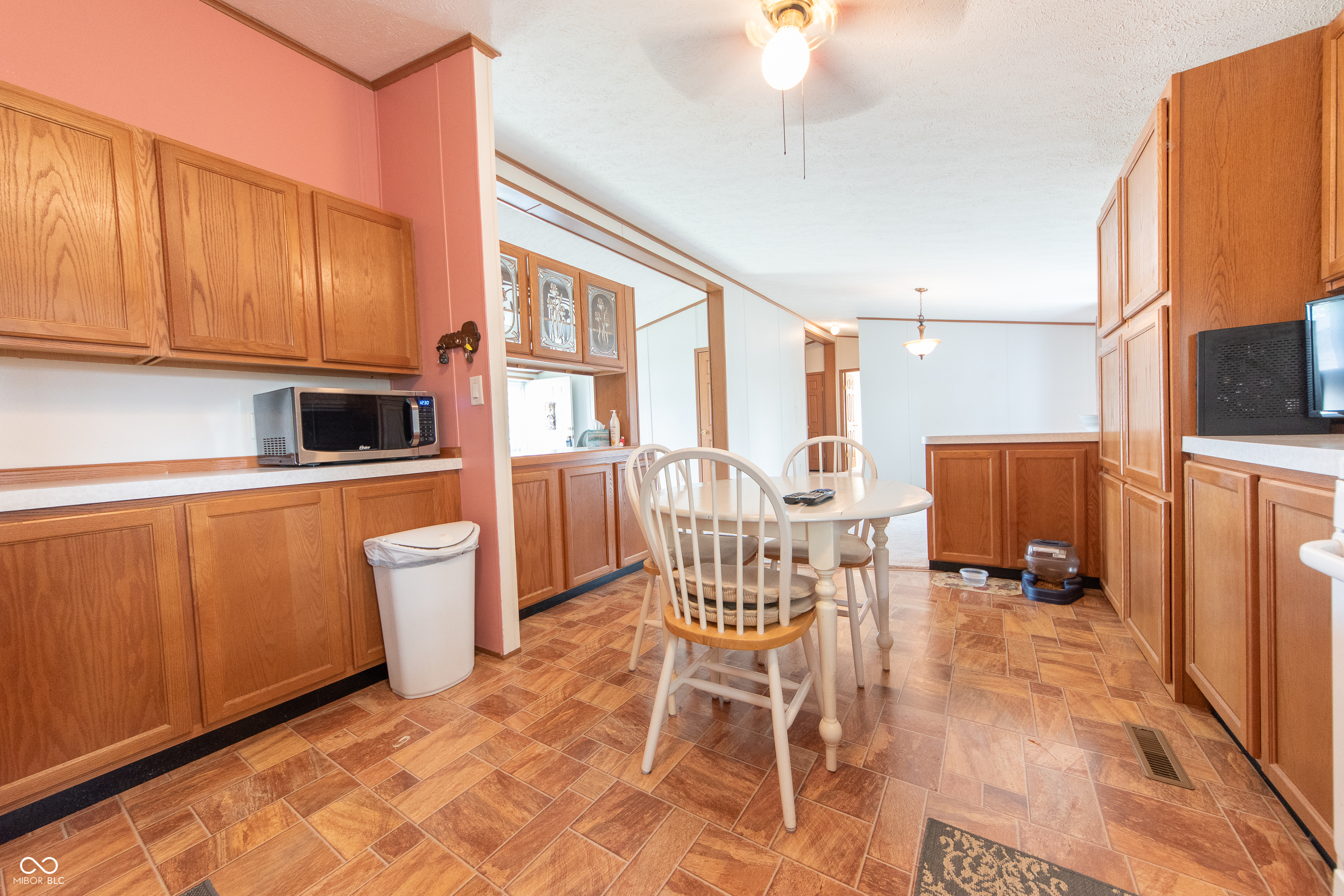4641 Autumn Ridge Drive Columbus, IN 47203 - Photo 8 of 26 Gallery Image 8