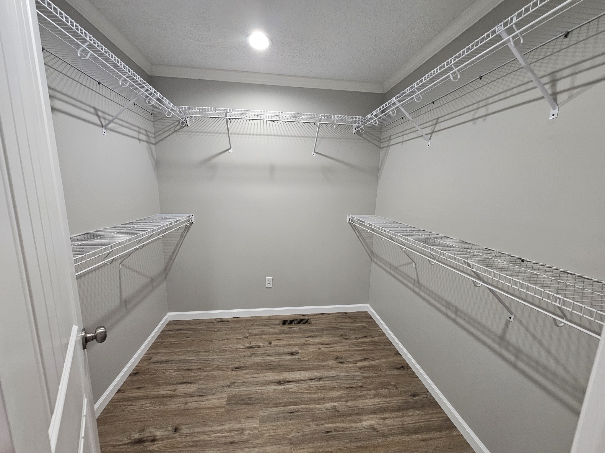 362 Forest Point Road Monteagle, TN 37356 - Photo 34 of 42 a view of a room with wooden floor