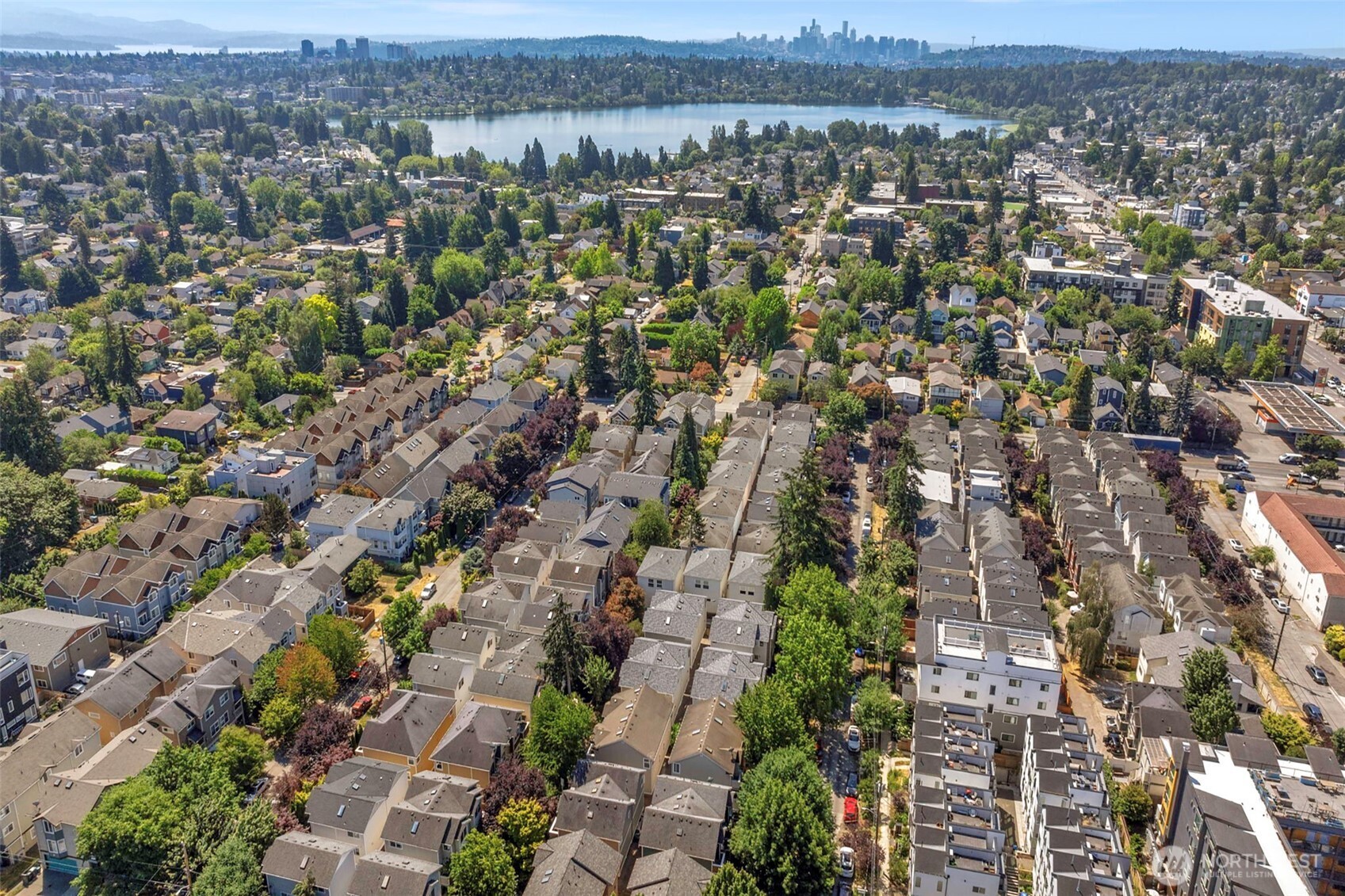 8548 Midvale Avenue North, Unit B Seattle, WA 98103 - Photo 33 of 40