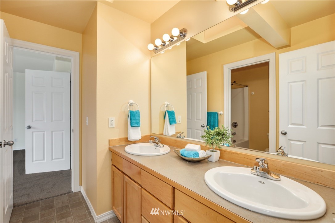 8910 Northeast 178th Street Bothell, WA 98011 - Photo 17 of 25 Gallery Image 17
