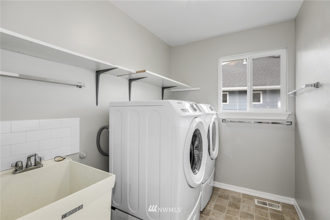 8910 Northeast 178th Street Bothell, WA 98011 - Photo 19 of 25 Gallery Image 19