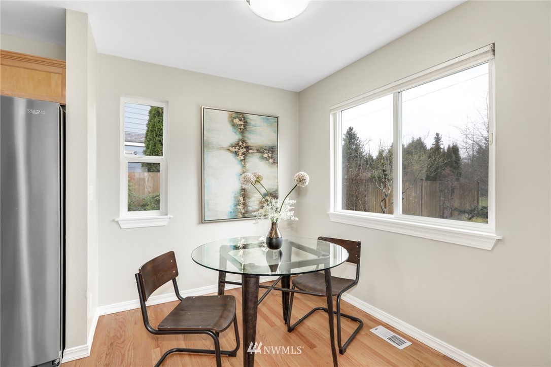 8910 Northeast 178th Street Bothell, WA 98011 - Photo 6 of 25 Gallery Image 6