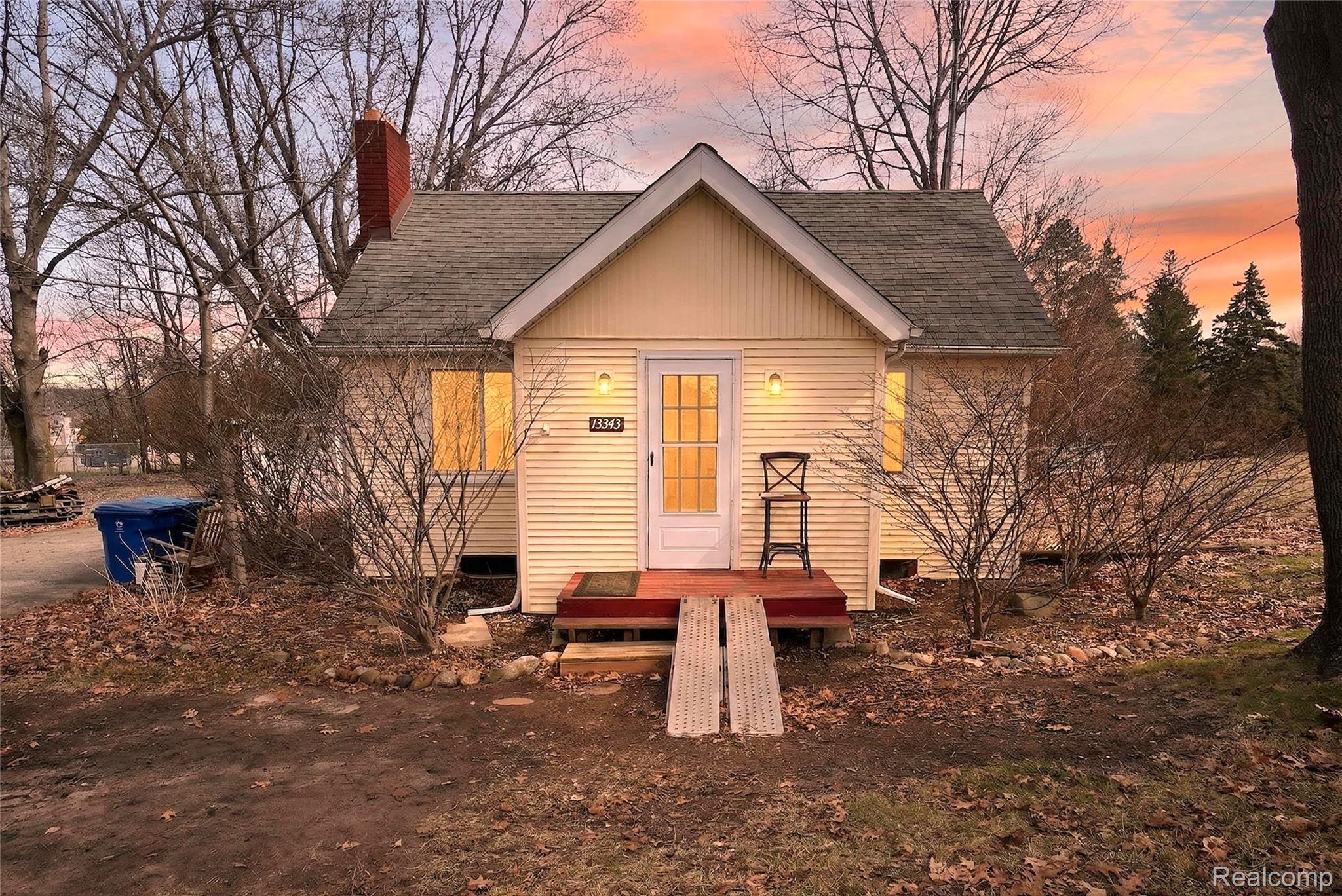 13343 Fenton Road Fenton, MI 48430 - Photo 1 of 45 01-13343-Fenton-Rd-Fenton-MI-48430-WindowStill.jpg