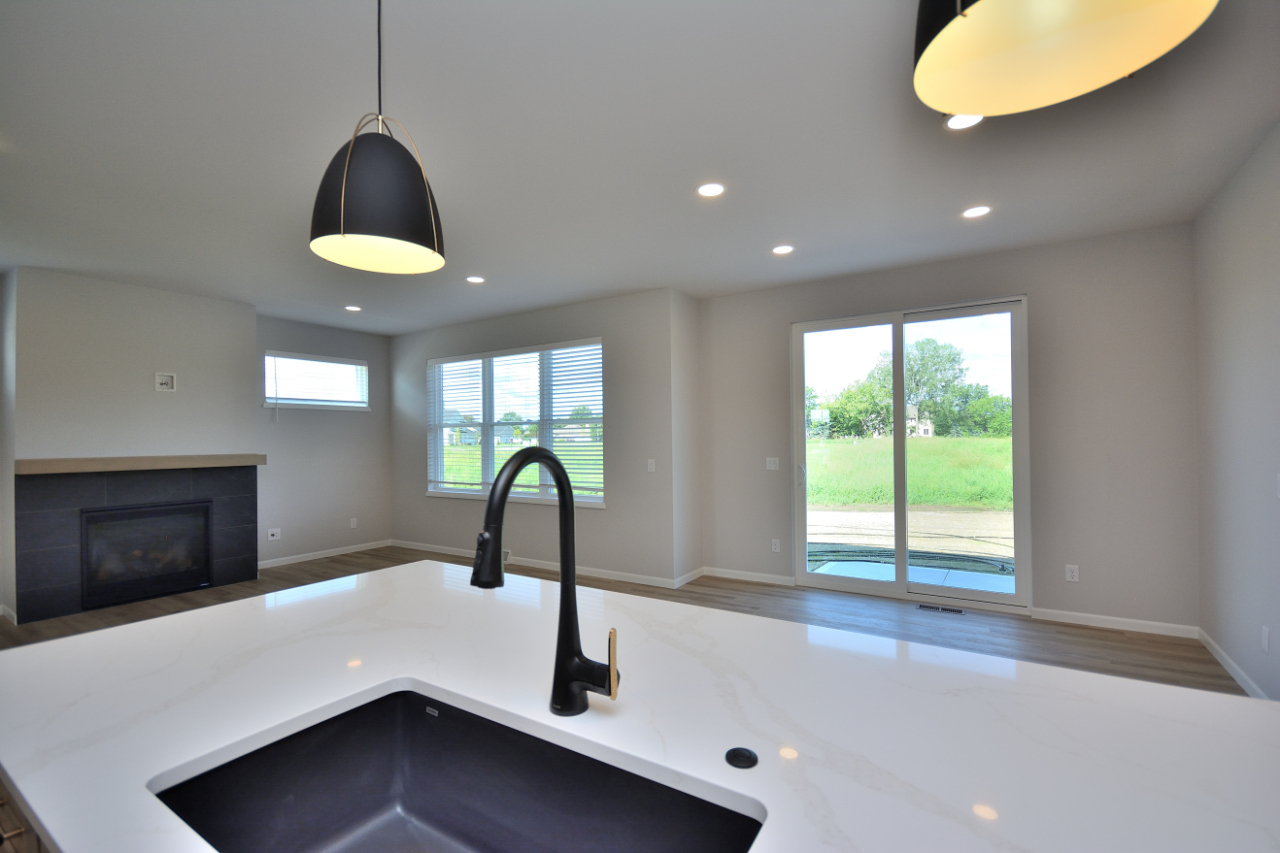 6034 Sean Court Caledonia, WI 53402 - Photo 16 of 37 Photo 15