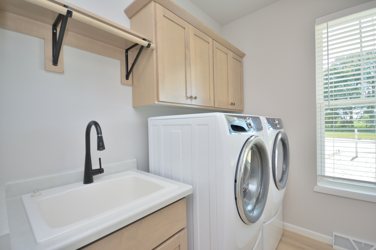 6034 Sean Court Caledonia, WI 53402 - Photo 20 of 37 Photo 19