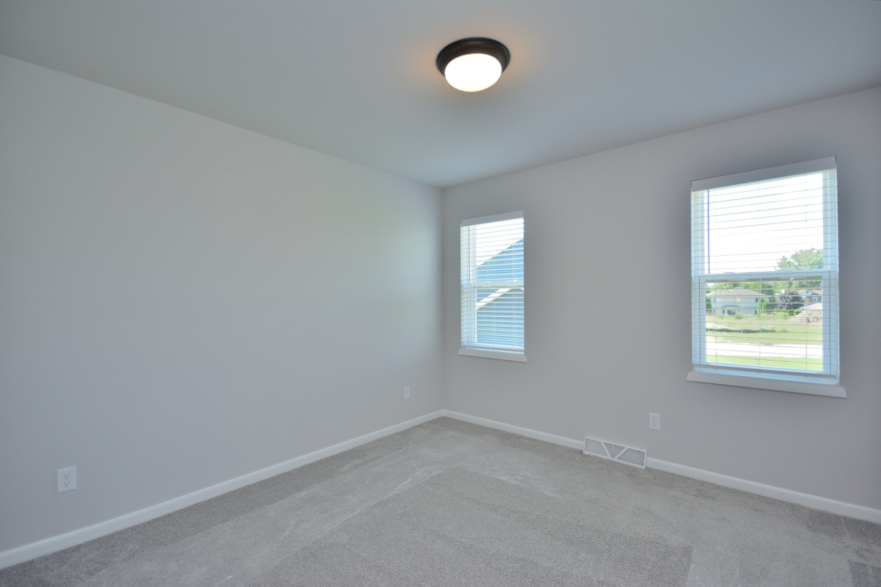 6034 Sean Court Caledonia, WI 53402 - Photo 28 of 37 Photo 27