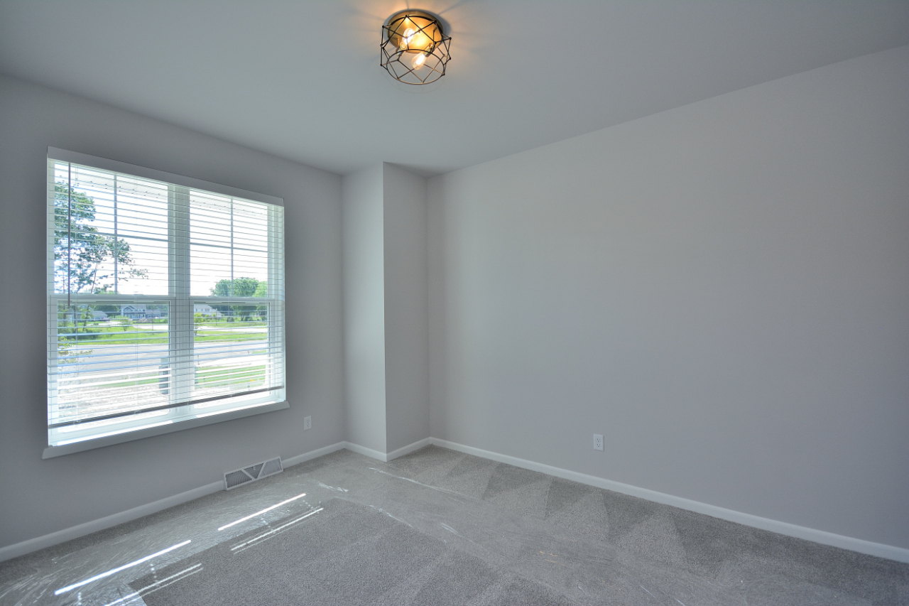 6034 Sean Court Caledonia, WI 53402 - Photo 8 of 37 Photo 7