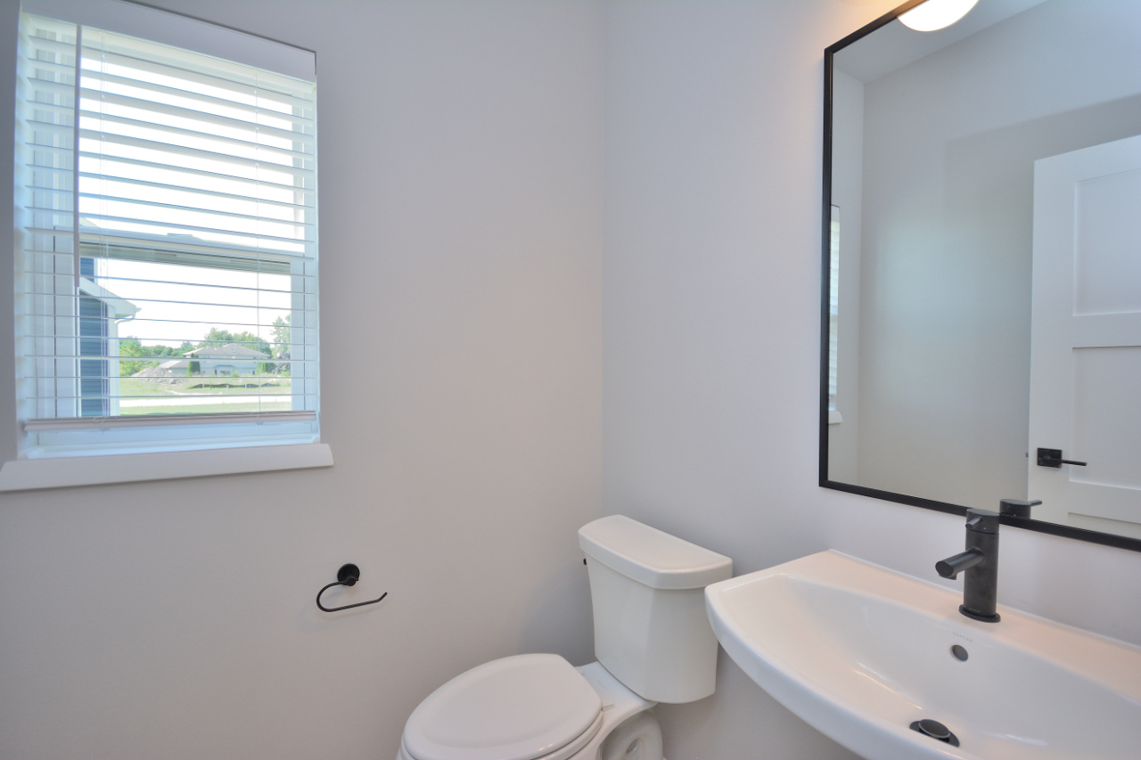 6034 Sean Court Caledonia, WI 53402 - Photo 9 of 37 Photo 8