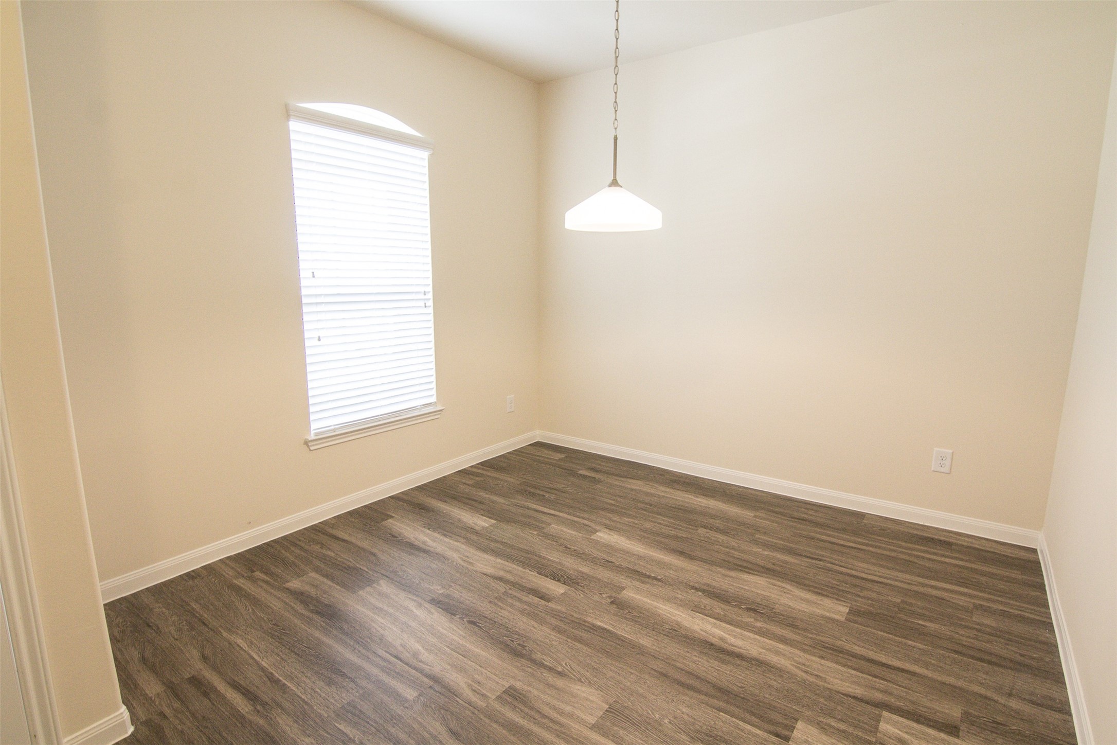 29614 Clover Shore Drive Spring, TX 77386 - Photo 14 of 15 Photos may be representative of the floor plan and not the exact home. Finishes, layout, and features of the actual property for lease may vary.