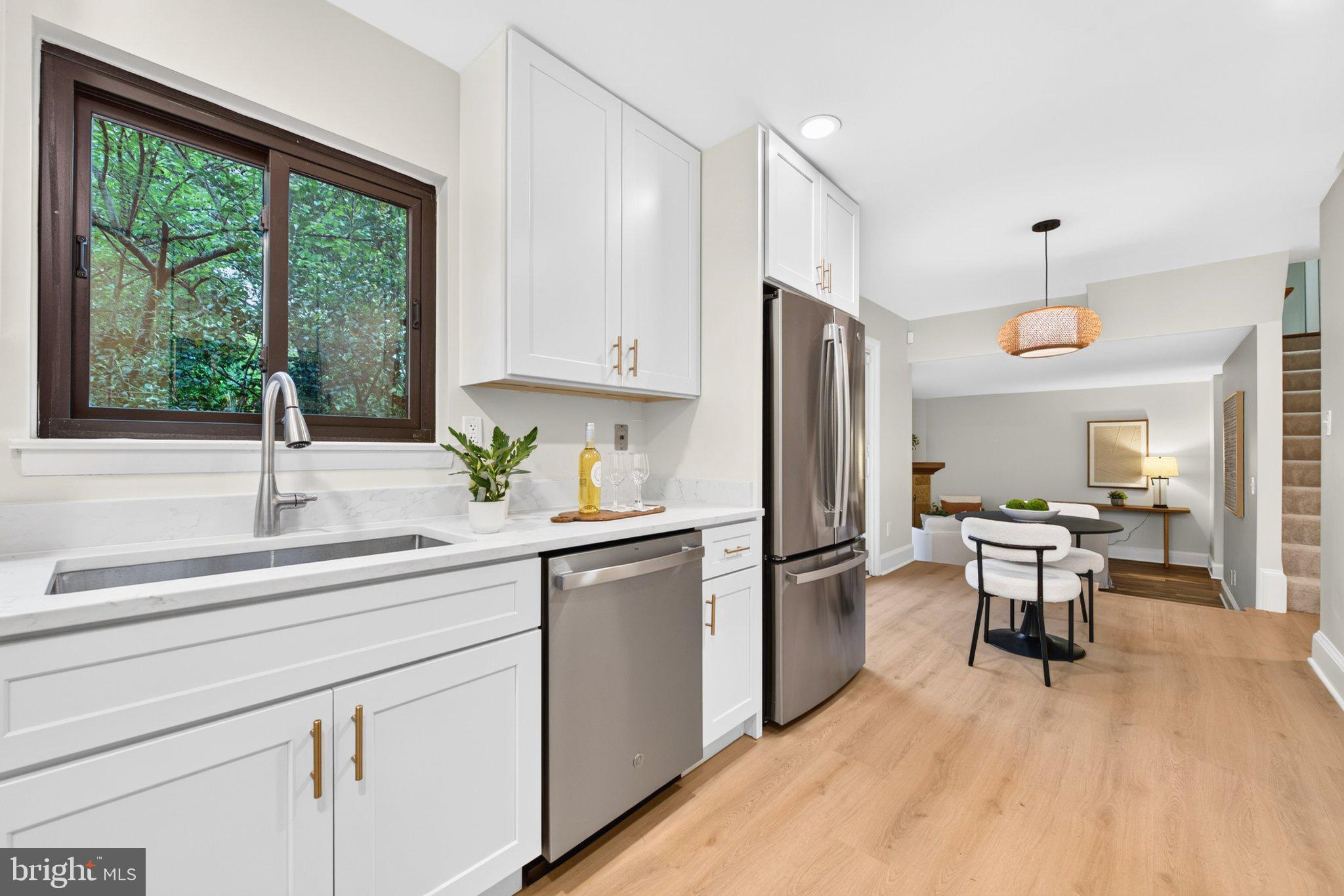 1427 Green Run Lane Reston, VA 20190 - Photo 14 of 44 Totally remodeled kitchen