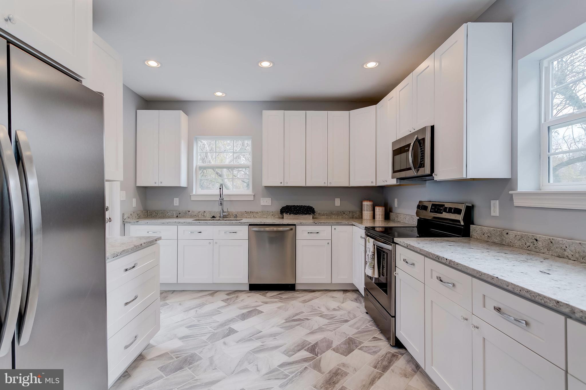65 Edmondson Ridge Road Baltimore, MD 21228 - Photo 12 of 30 Kitchen