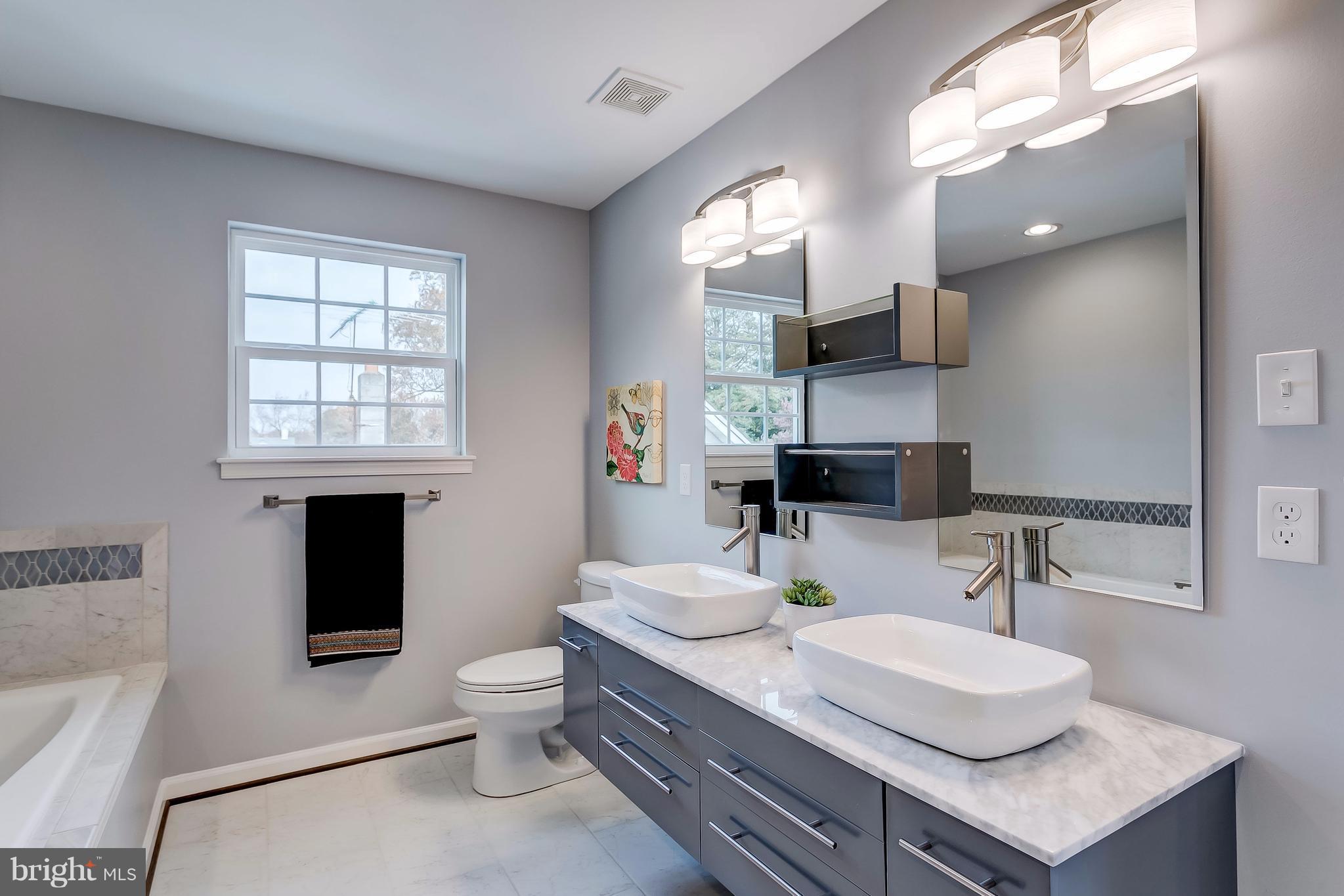 65 Edmondson Ridge Road Baltimore, MD 21228 - Photo 20 of 30 Bath (Master)