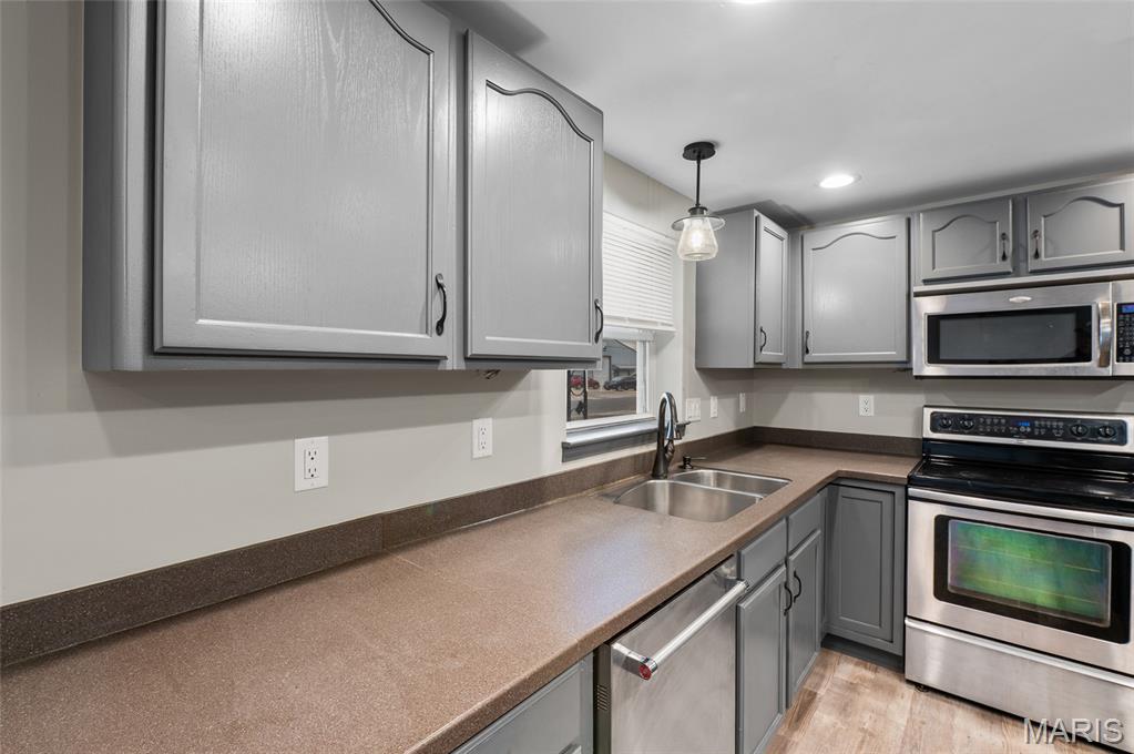 316 Madison Street Highland, IL 62249 - Photo 7 of 22