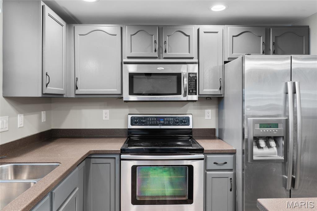 316 Madison Street Highland, IL 62249 - Photo 8 of 22