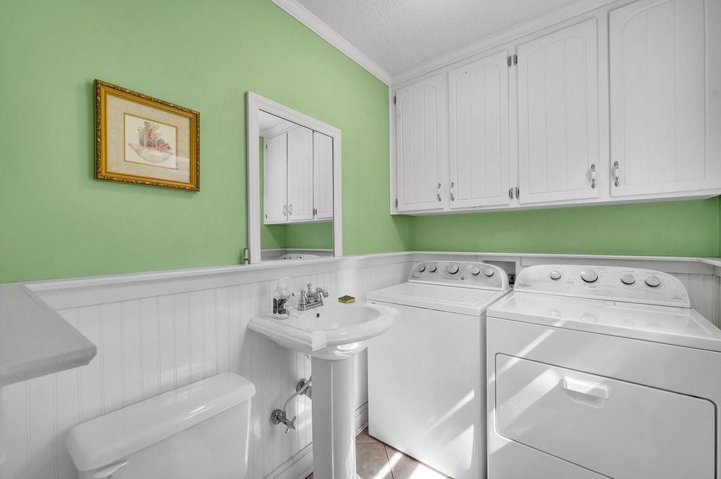 4655 Lake Shore Road North Denver, NC 28037 - Photo 20 of 31 a utility room with dryer and washer