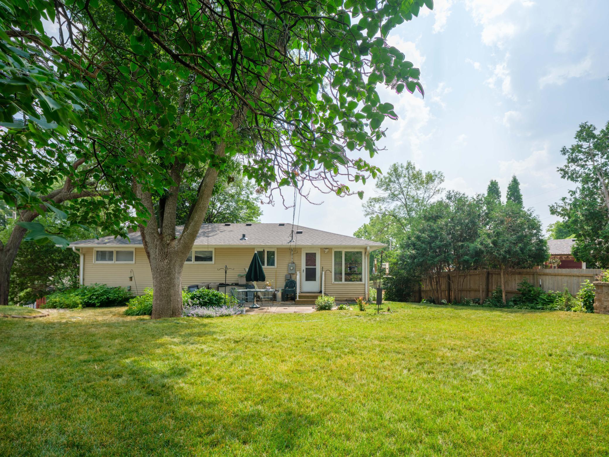 1442 10th Avenue Northwest Rochester, MN 55901 - Photo 3 of 35