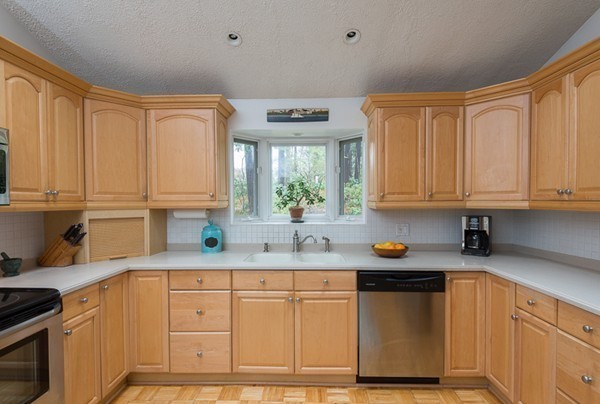 30 Hancock Road Hingham, MA 02043 - Photo 8 of 28 Gallery Image 8