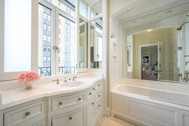 $16,000,000 | 65 East Goethe Street, Unit 6NE7E, Chicago, IL 60610