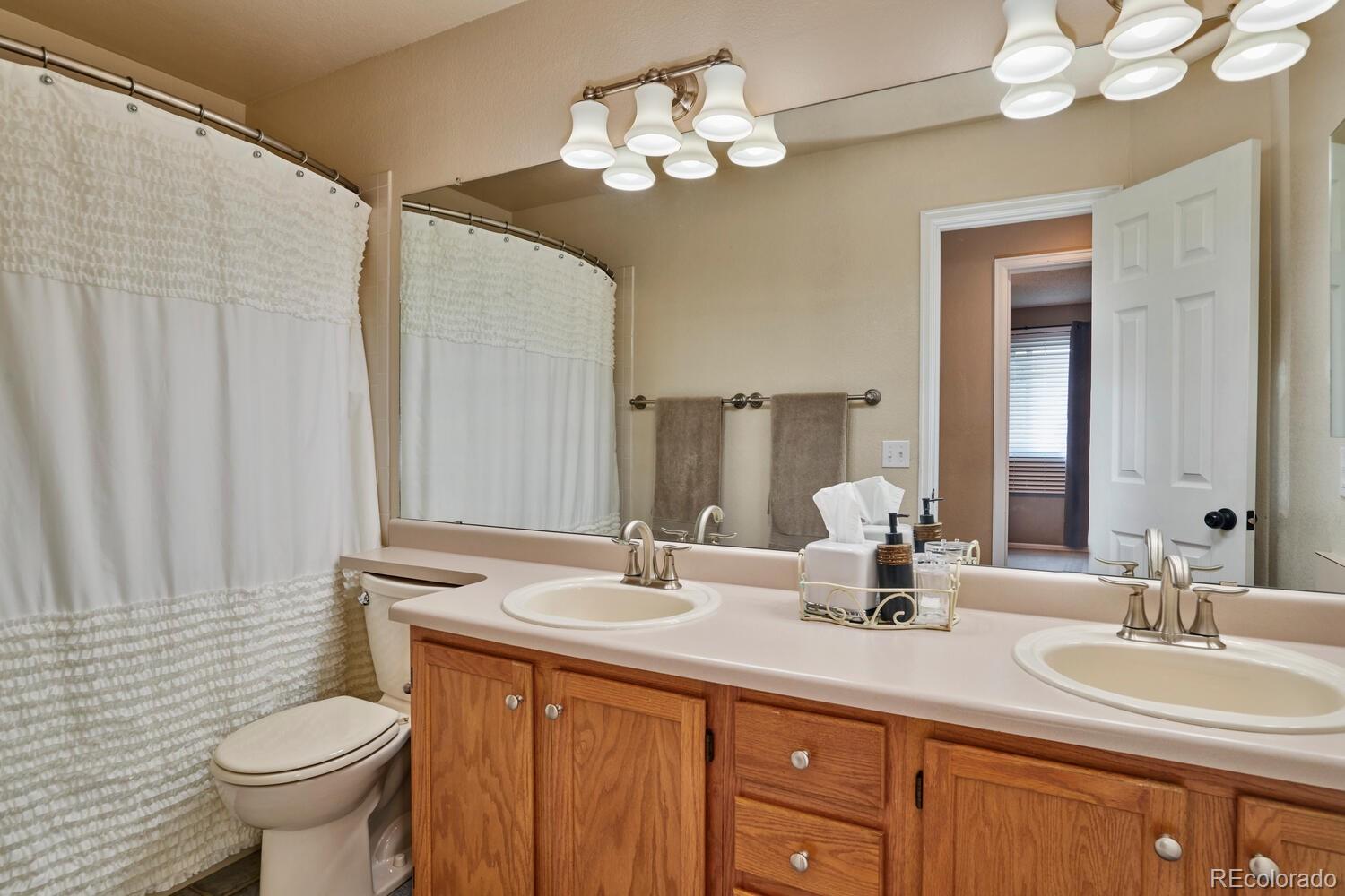 9835 Venneford Ranch Road Highlands Ranch, CO 80126 - Photo 25 of 40 Gallery Image 25
