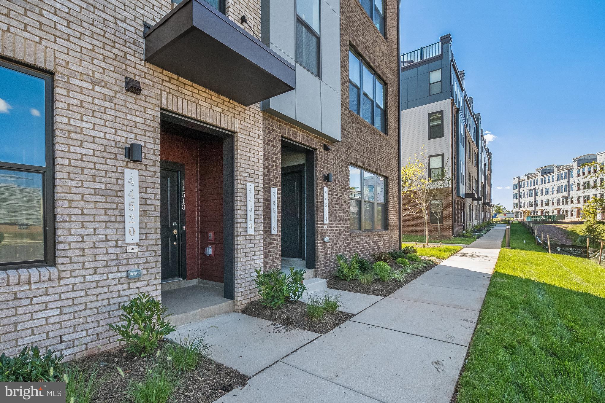 44514 Wolfhound Square Ashburn, VA 20147 - Photo 4 of 29