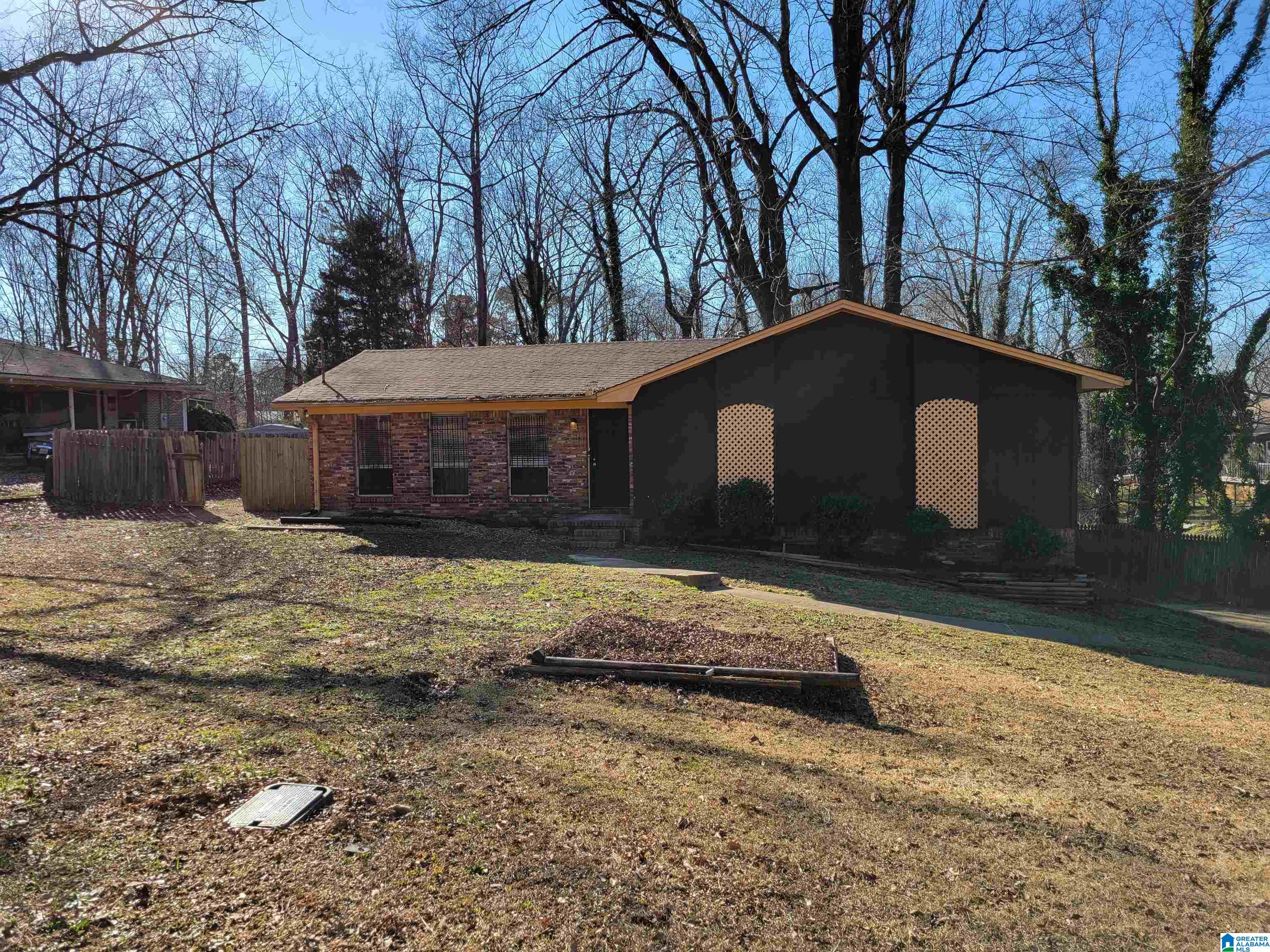 932 Longview Circle Adamsville, AL 35005 - Photo 1 of 15