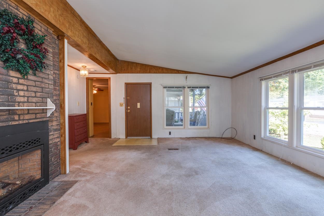 116 Riverledge Drive Goffstown, NH 03045 - Photo 4 of 40