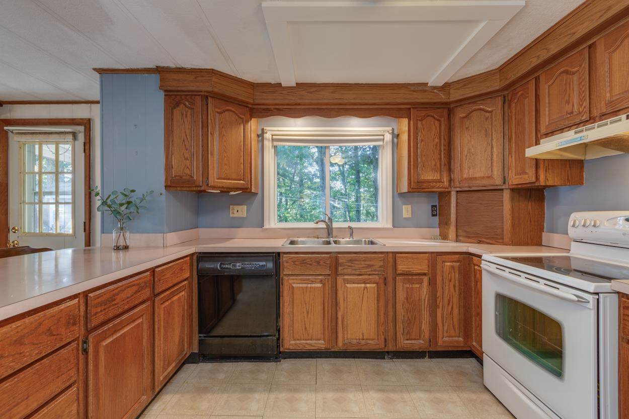 116 Riverledge Drive Goffstown, NH 03045 - Photo 6 of 40