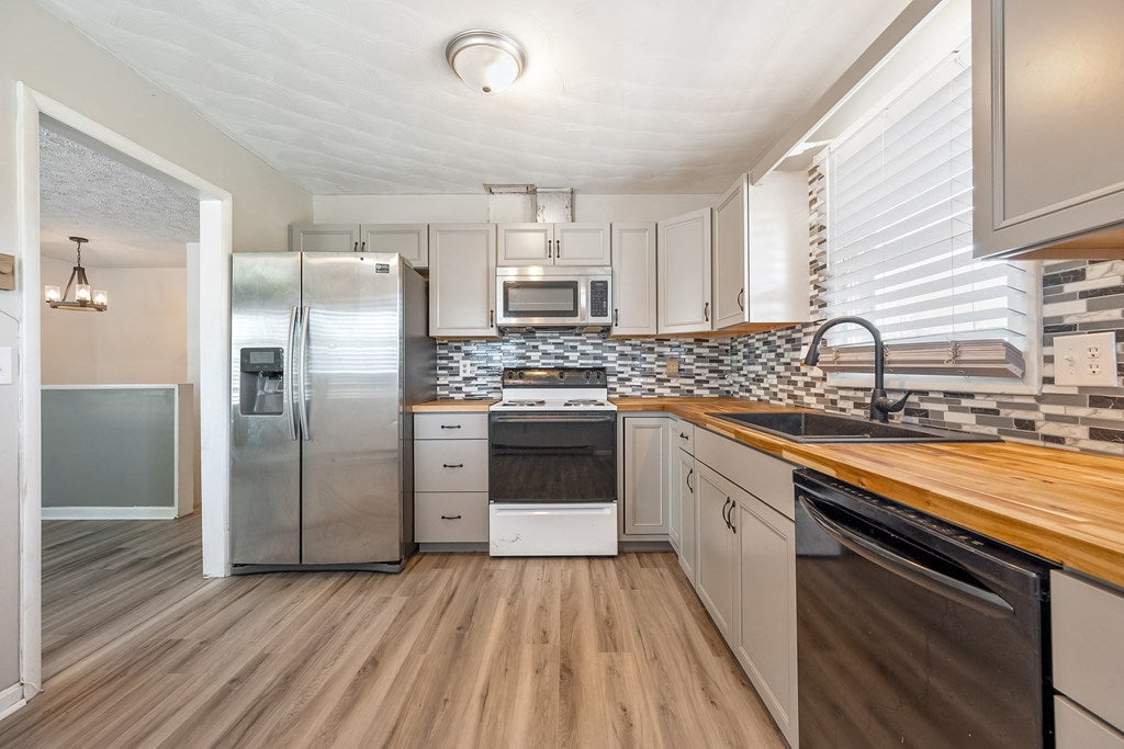 924 Ivanhoe Road Max Meadows, VA 24360 - Photo 15 of 56 Gallery Image 15