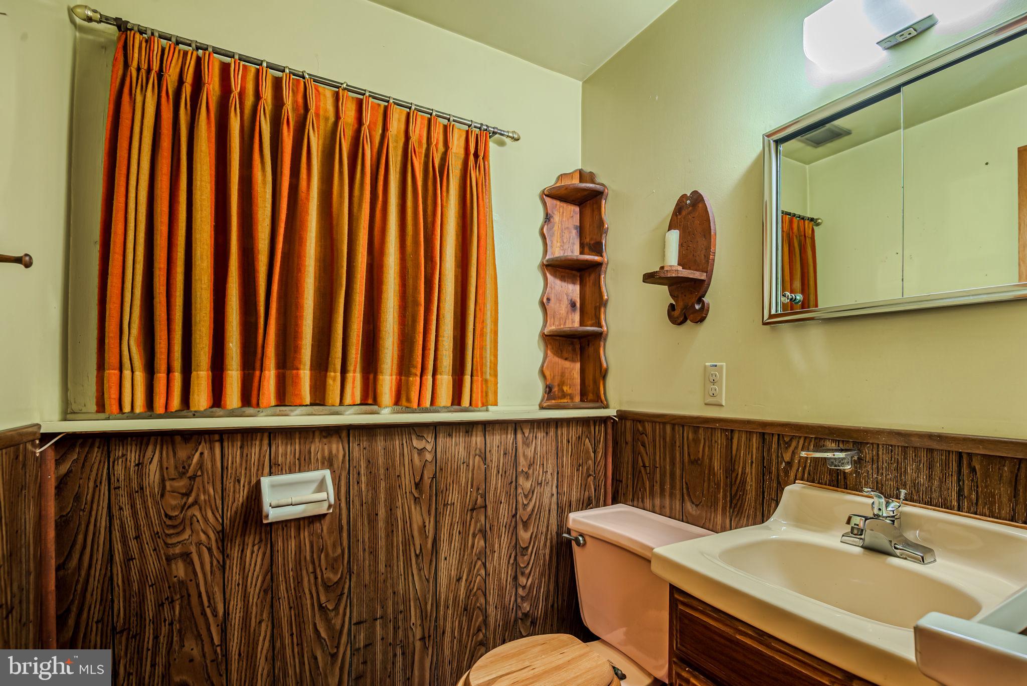 12 Alwyn Road Newark, DE 19713 - Photo 32 of 43 Lower level powder room