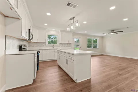 $279,700 | 1142 Sharynwood Drive, Baton Rouge, LA 70808