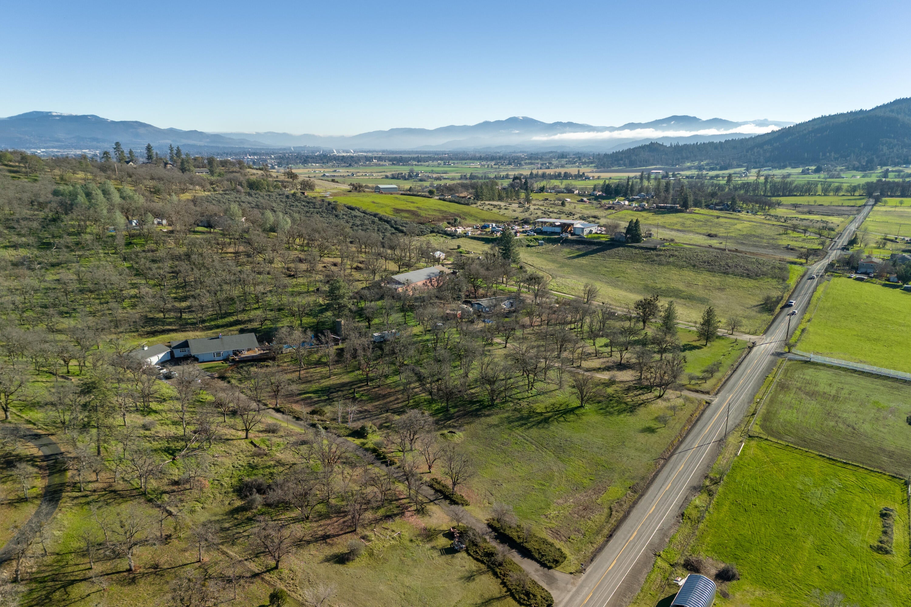 6150 Tolo Road Central Point, OR 97502 - Photo 2 of 51 2