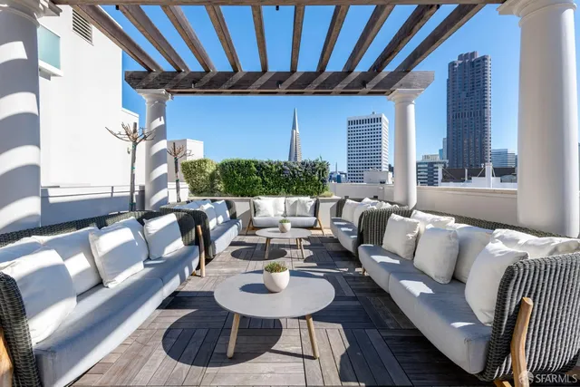 a picture of city view