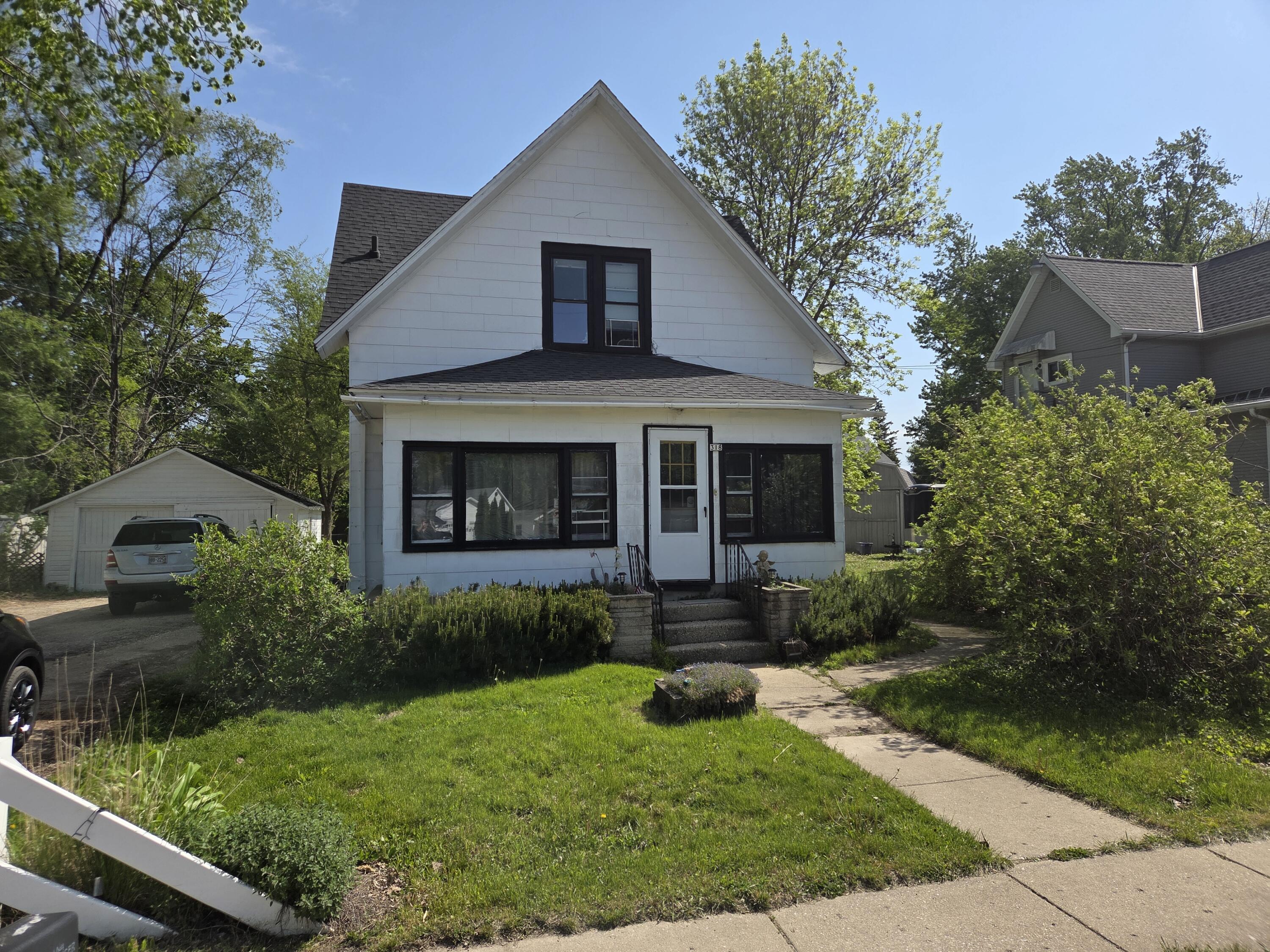 318 Madison Street Walworth, WI 53184 - Photo 3 of 31 20260515_095803