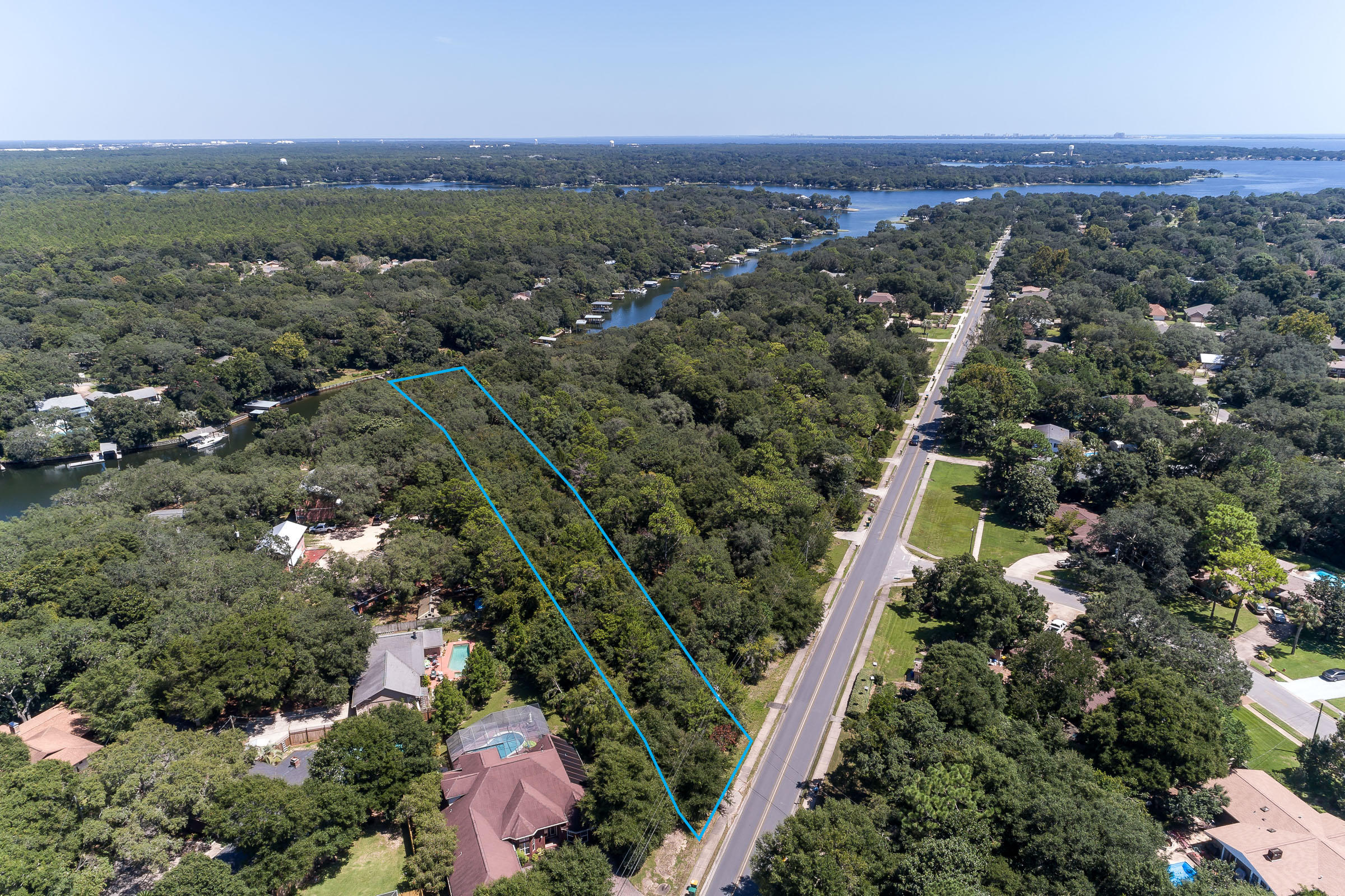 Xx Northwest Xx Nw Mooney Road Fort Walton Beach, FL 32547 - Photo 11 of 26 an aerial view of multiple house
